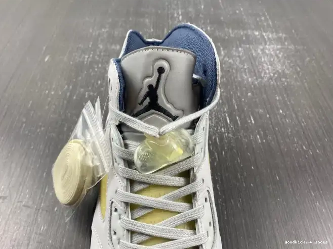 x FZ5758-004 Air Jordan WMNS 5 Ma Maniere A 0503